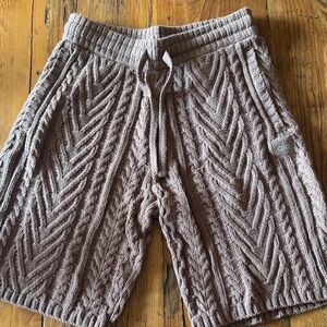 ALO Yoga Men's Brown Knit Shorts
